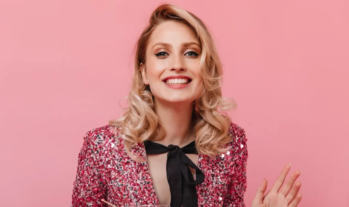 Hollywood smile ile parlak ve pürüzsüz dişler