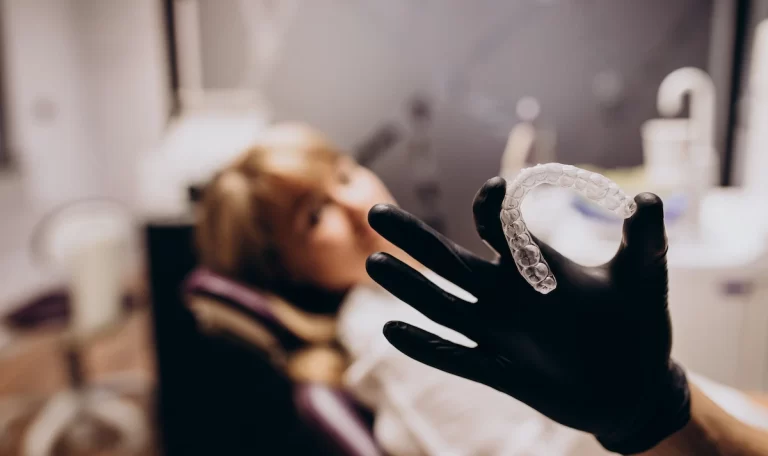 invisalign bir şeffaf plak markasıdır